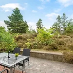 Four-bedroom In بيت للعطل